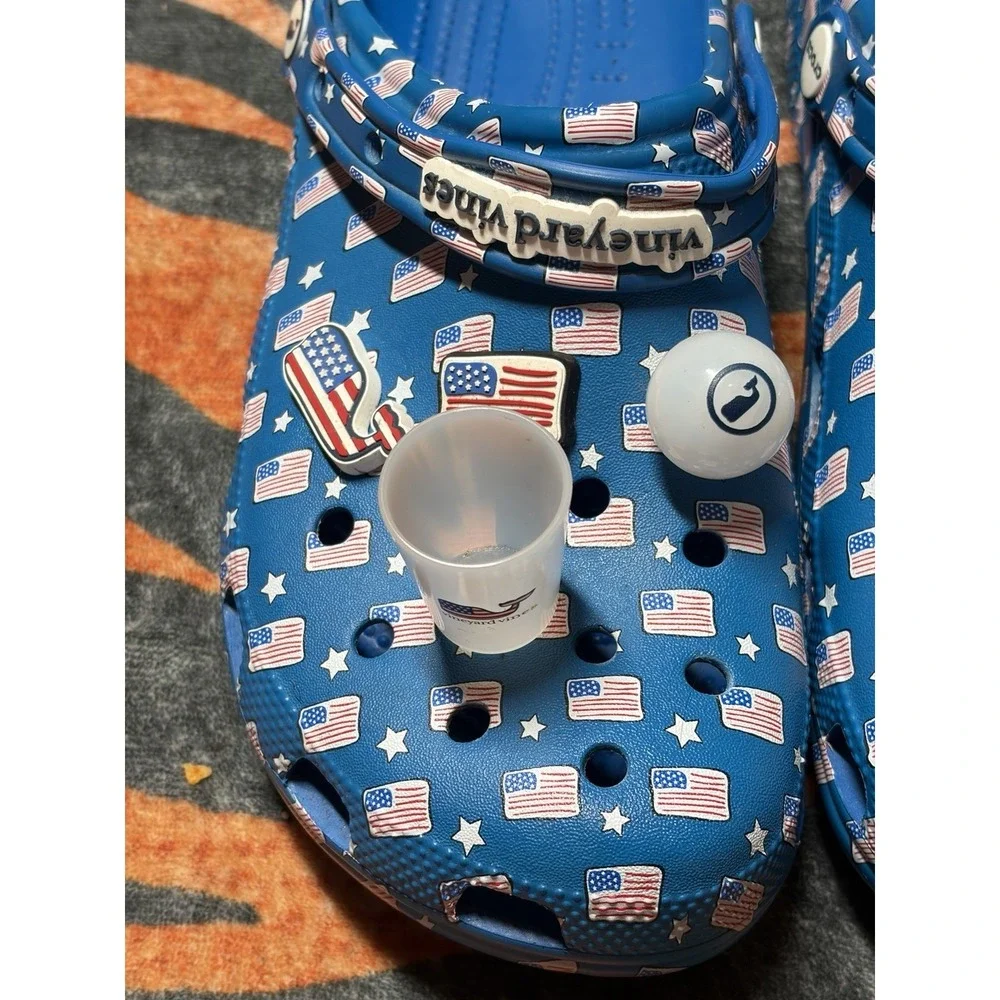 Crocs Vineyard Vines Blue American Flag Whale Clog Men's Size 11 With (9) Charms